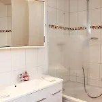 Fina באד בודנטייך